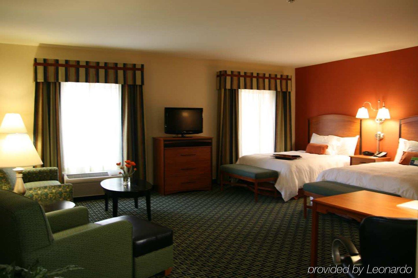 Hampton Inn & Suites Риджкрест Номер фото